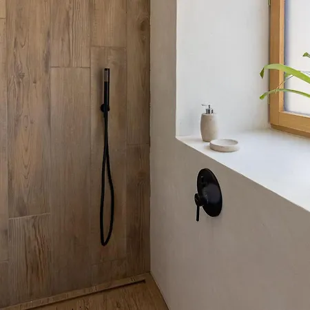 D'hotes Avec Piscine Et Petit-dejeuner Proche D'angers - Fr-1-622-84 فندق مبيت وإفطار *