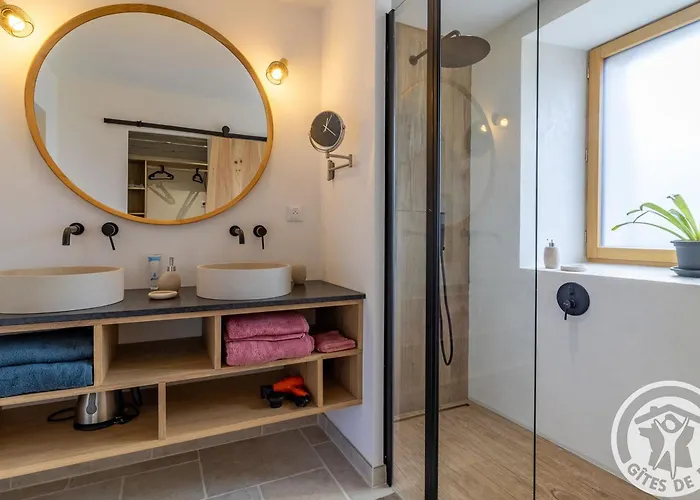 Couette-café D'hôtes Avec Piscine Et Petit-déjeuner Proche D'angers - Fr-1-622-84