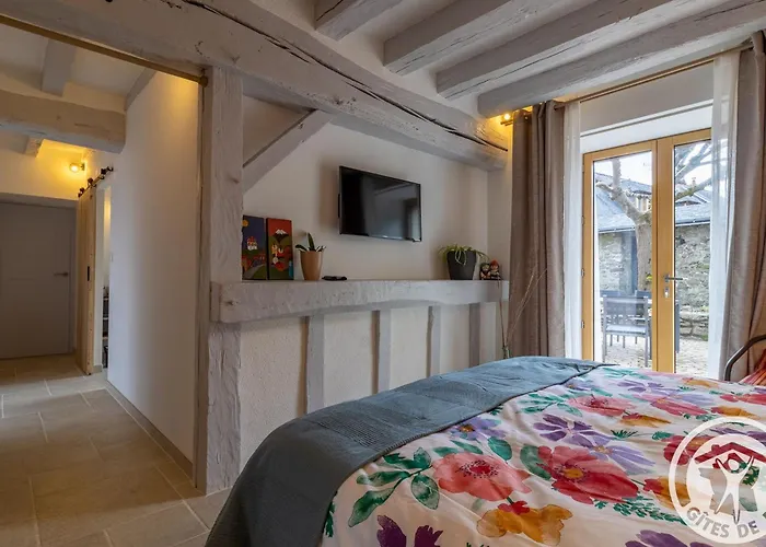 Couette-café D'hôtes Avec Piscine Et Petit-déjeuner Proche D'angers - Fr-1-622-84 3*